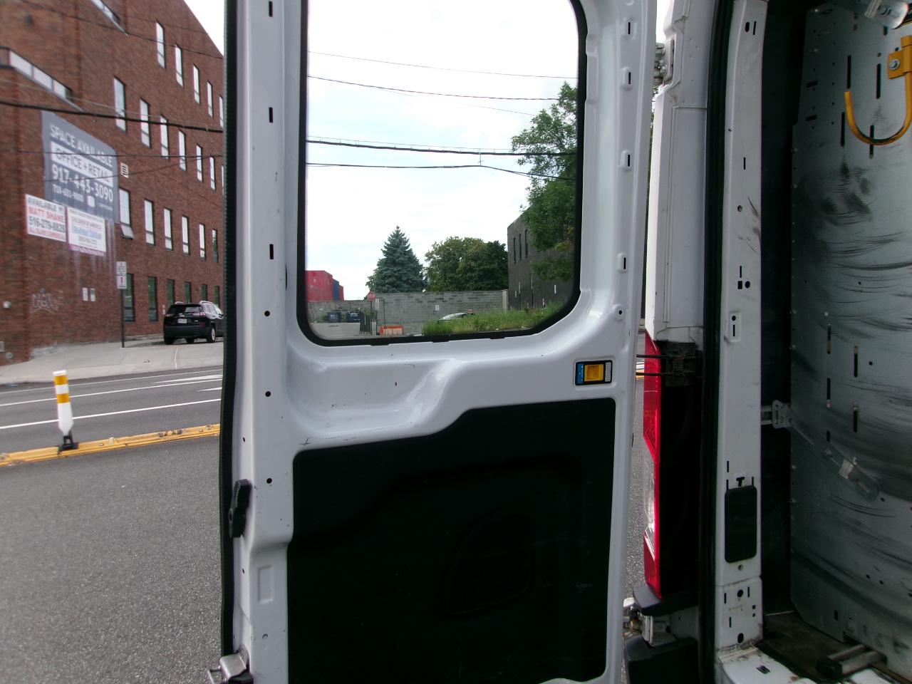 Ford Transit 250 Van Med. Roof w/Sliding Pass. 148-in. WB 2016