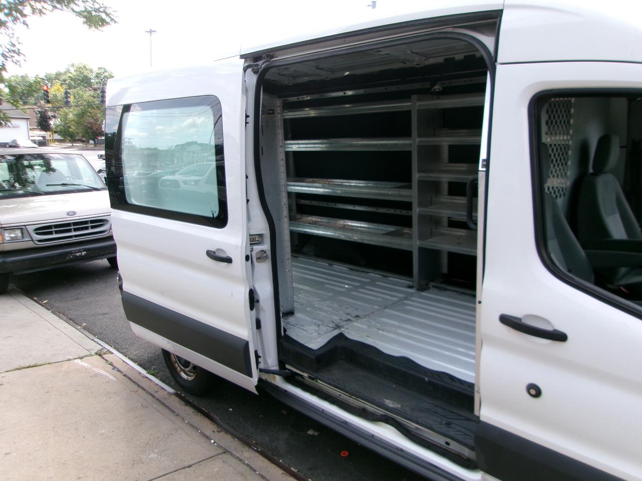 Ford Transit 250 Van Med. Roof w/Sliding Pass. 148-in. WB 2016