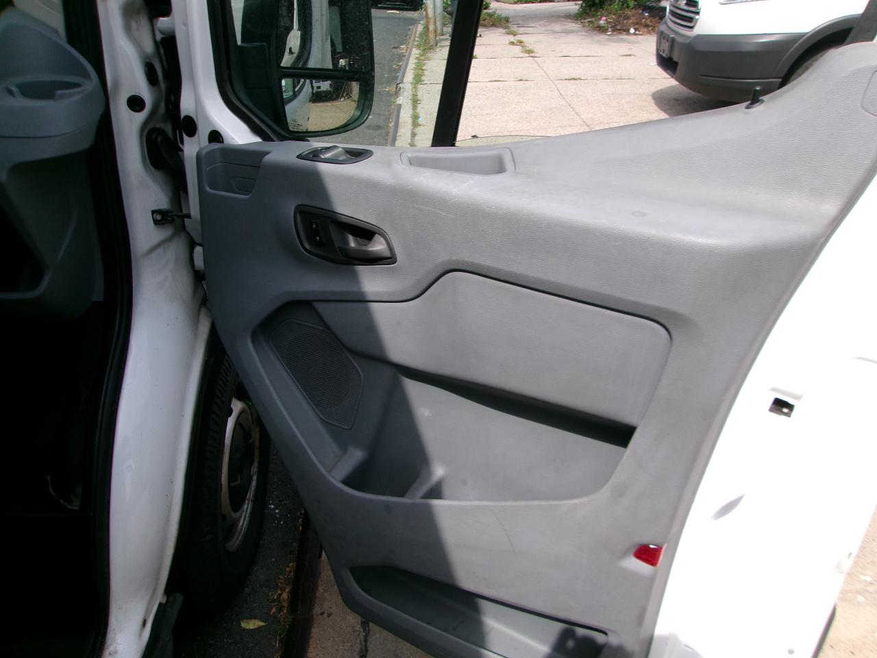 Ford Transit 250 Van Med. Roof w/Sliding Pass. 148-in. WB 2016