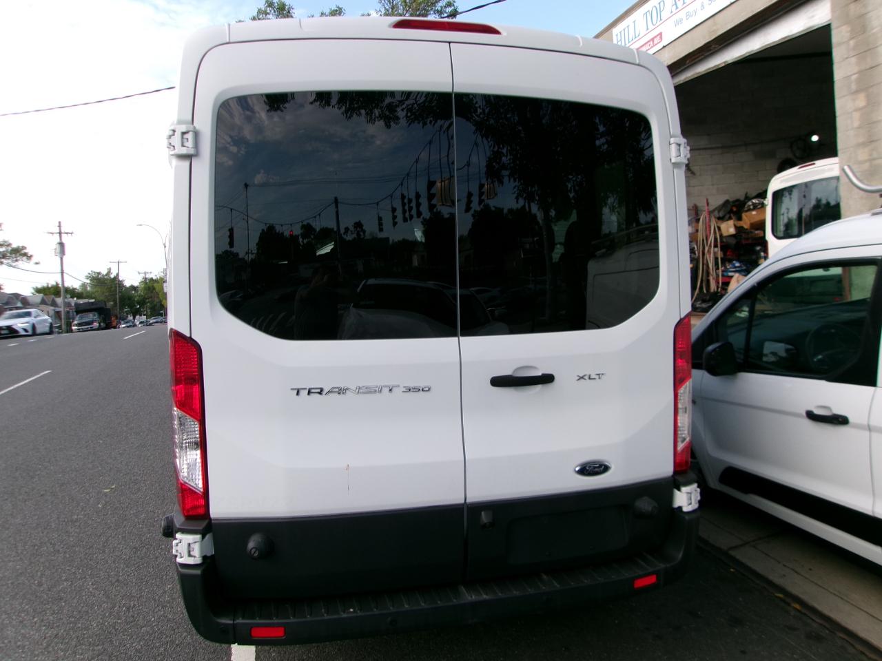 Ford Transit 350 Wagon Med. Roof XL w/Sliding Pass. 148-in. WB 2016