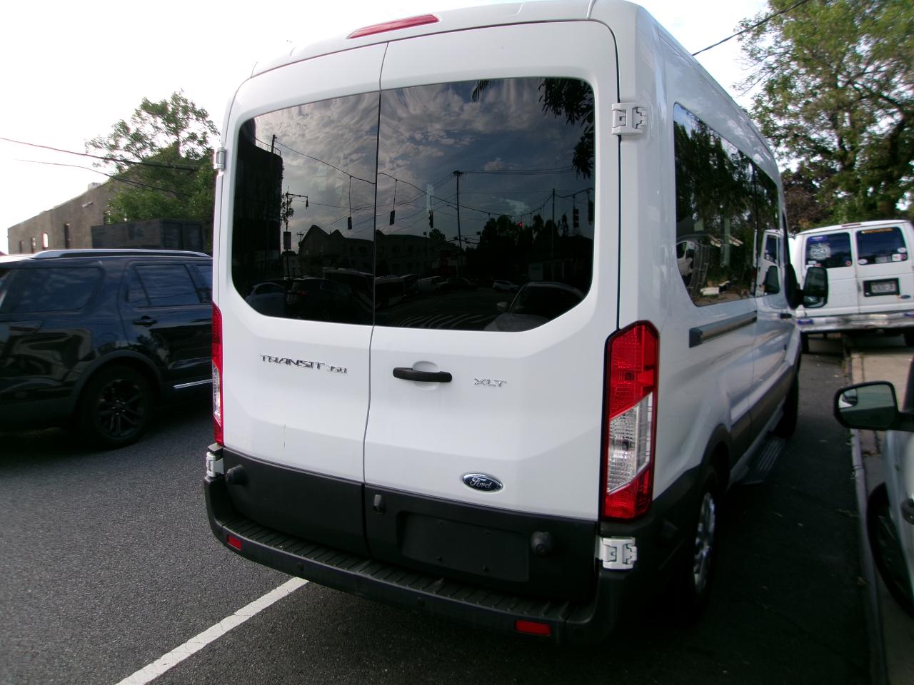 Ford Transit 350 Wagon Med. Roof XL w/Sliding Pass. 148-in. WB 2016