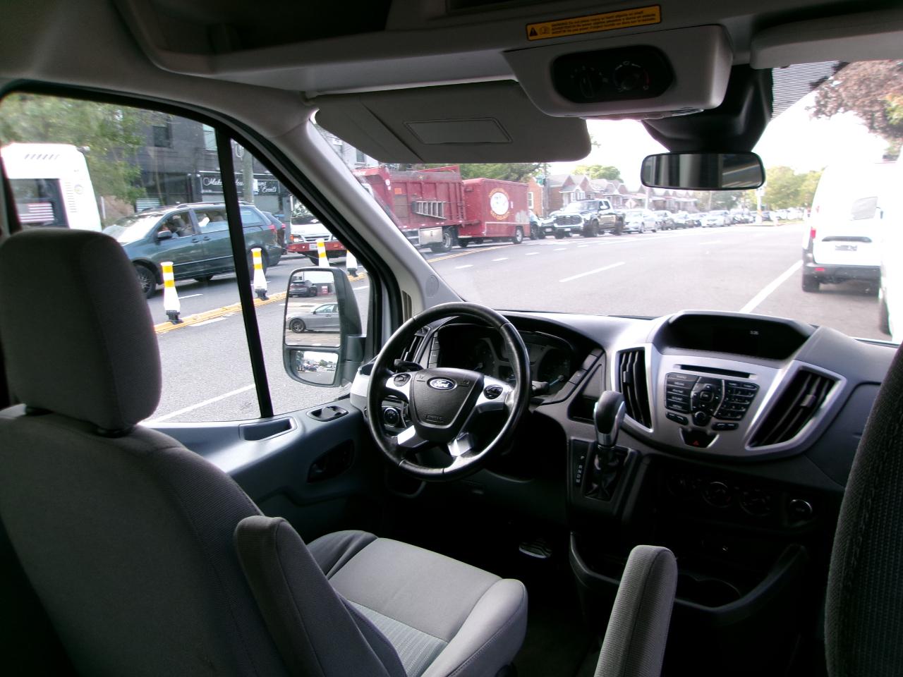 Ford Transit 350 Wagon Med. Roof XL w/Sliding Pass. 148-in. WB 2016