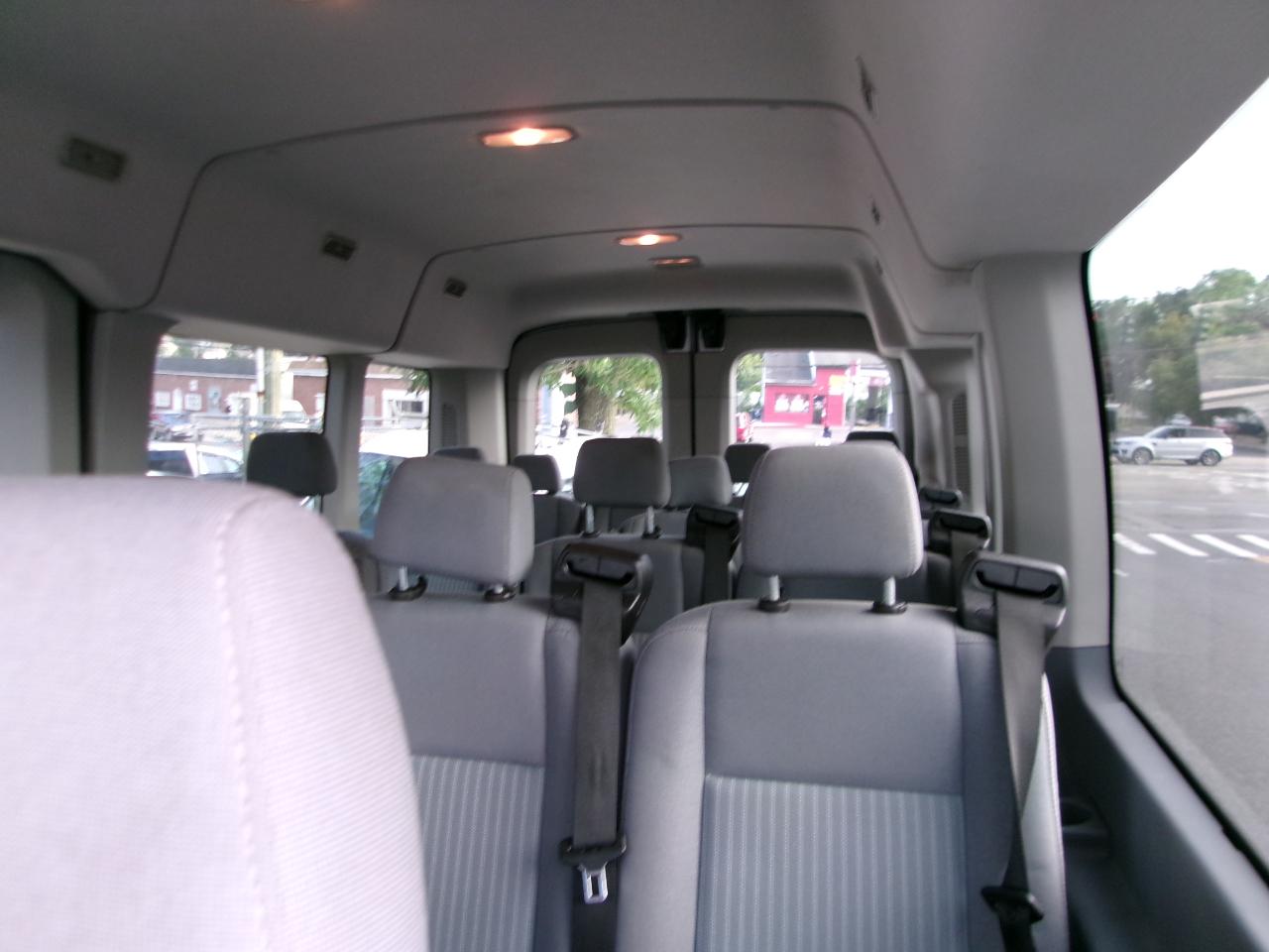 Ford Transit 350 Wagon Med. Roof XL w/Sliding Pass. 148-in. WB 2016