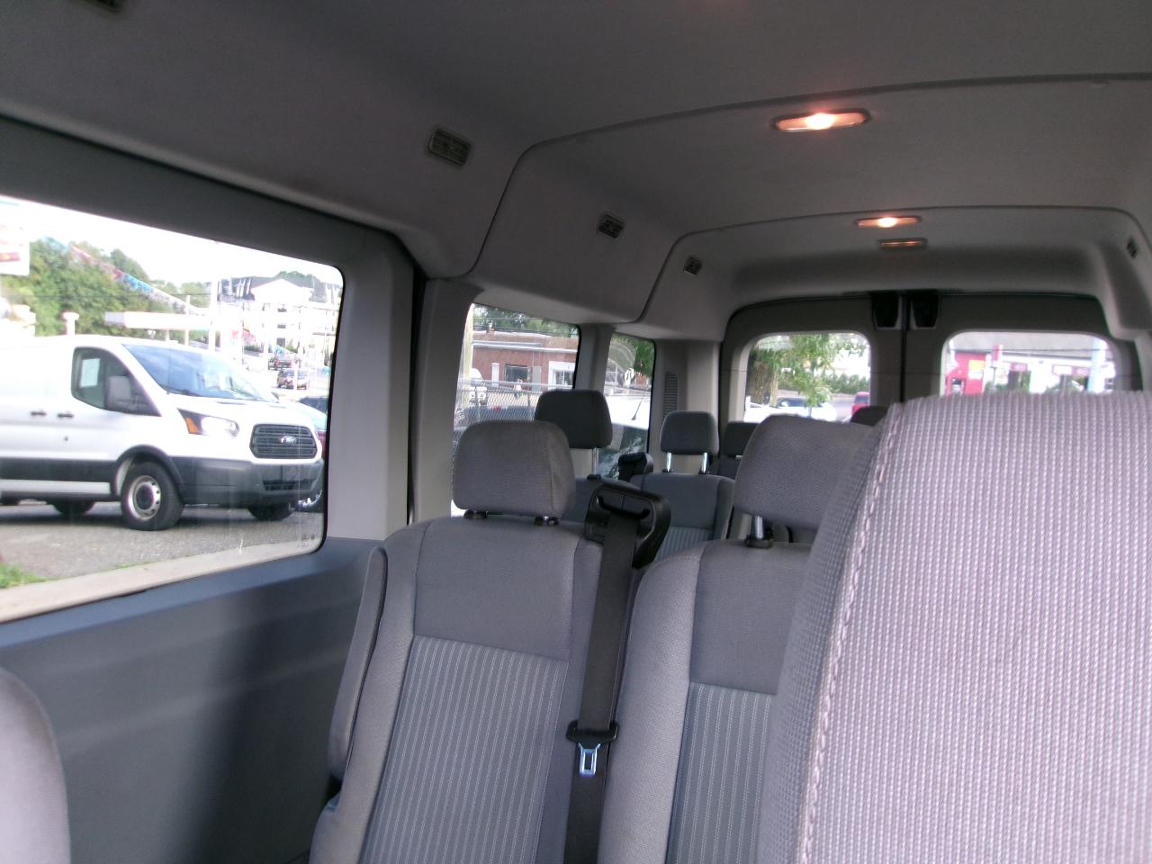 Ford Transit 350 Wagon Med. Roof XL w/Sliding Pass. 148-in. WB 2016