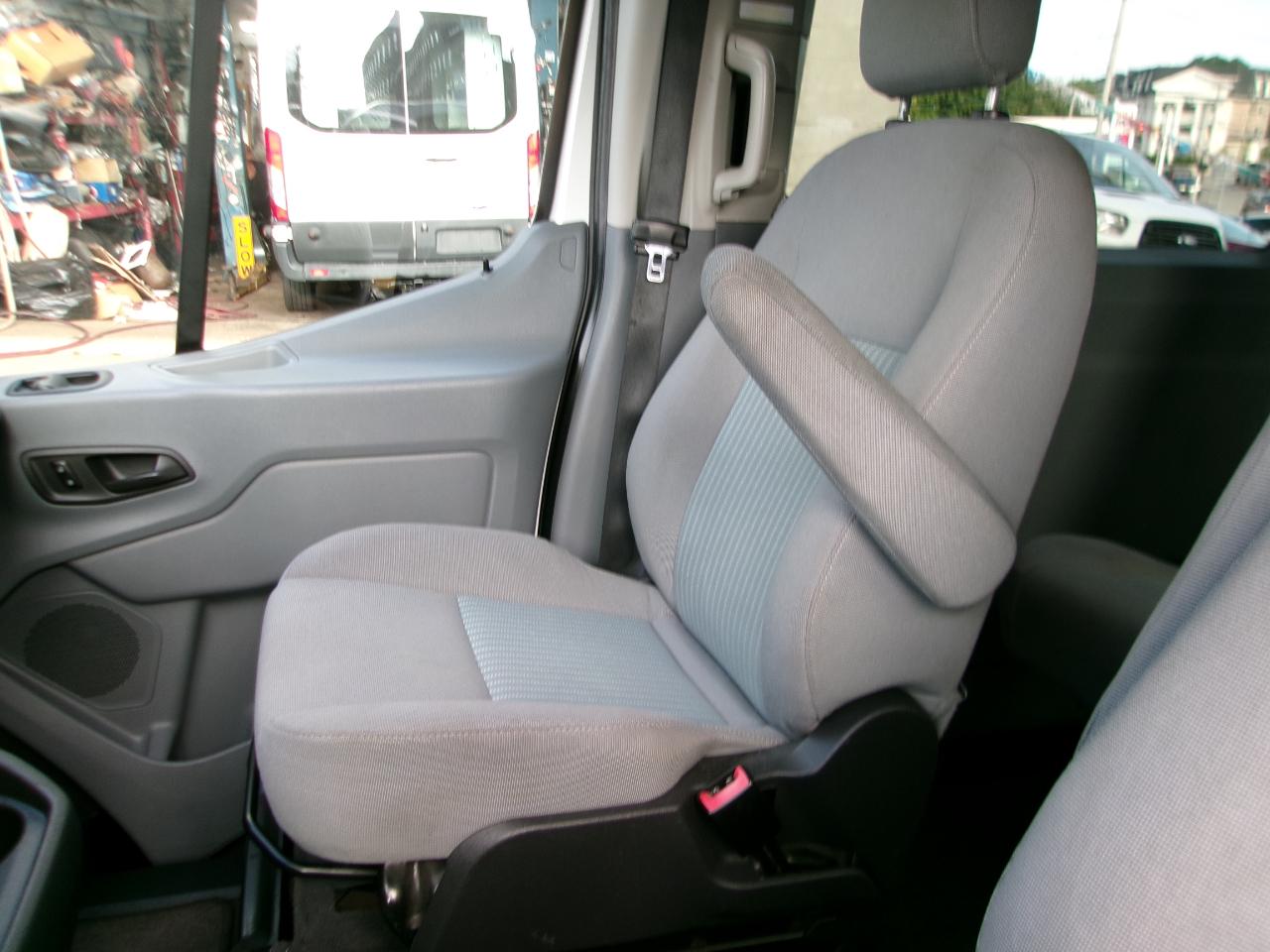 Ford Transit 350 Wagon Med. Roof XL w/Sliding Pass. 148-in. WB 2016