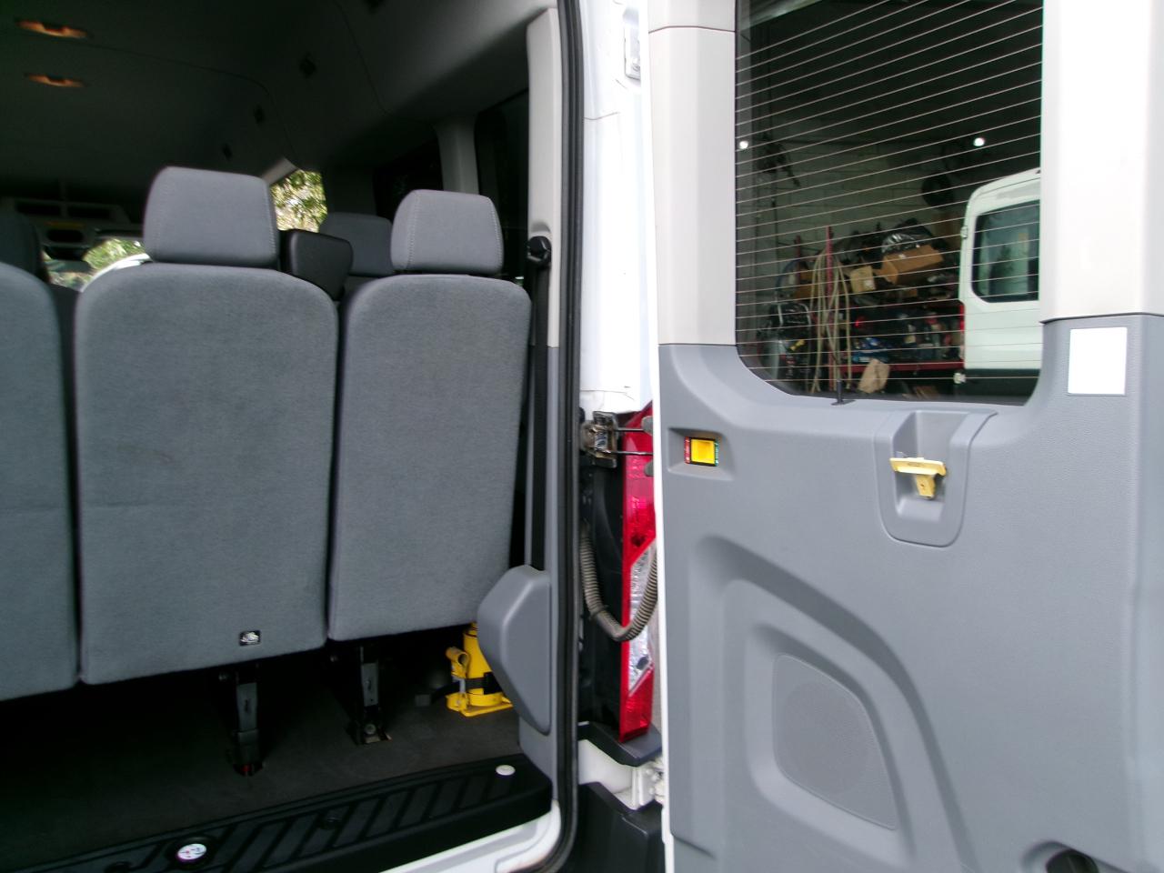 Ford Transit 350 Wagon Med. Roof XL w/Sliding Pass. 148-in. WB 2016