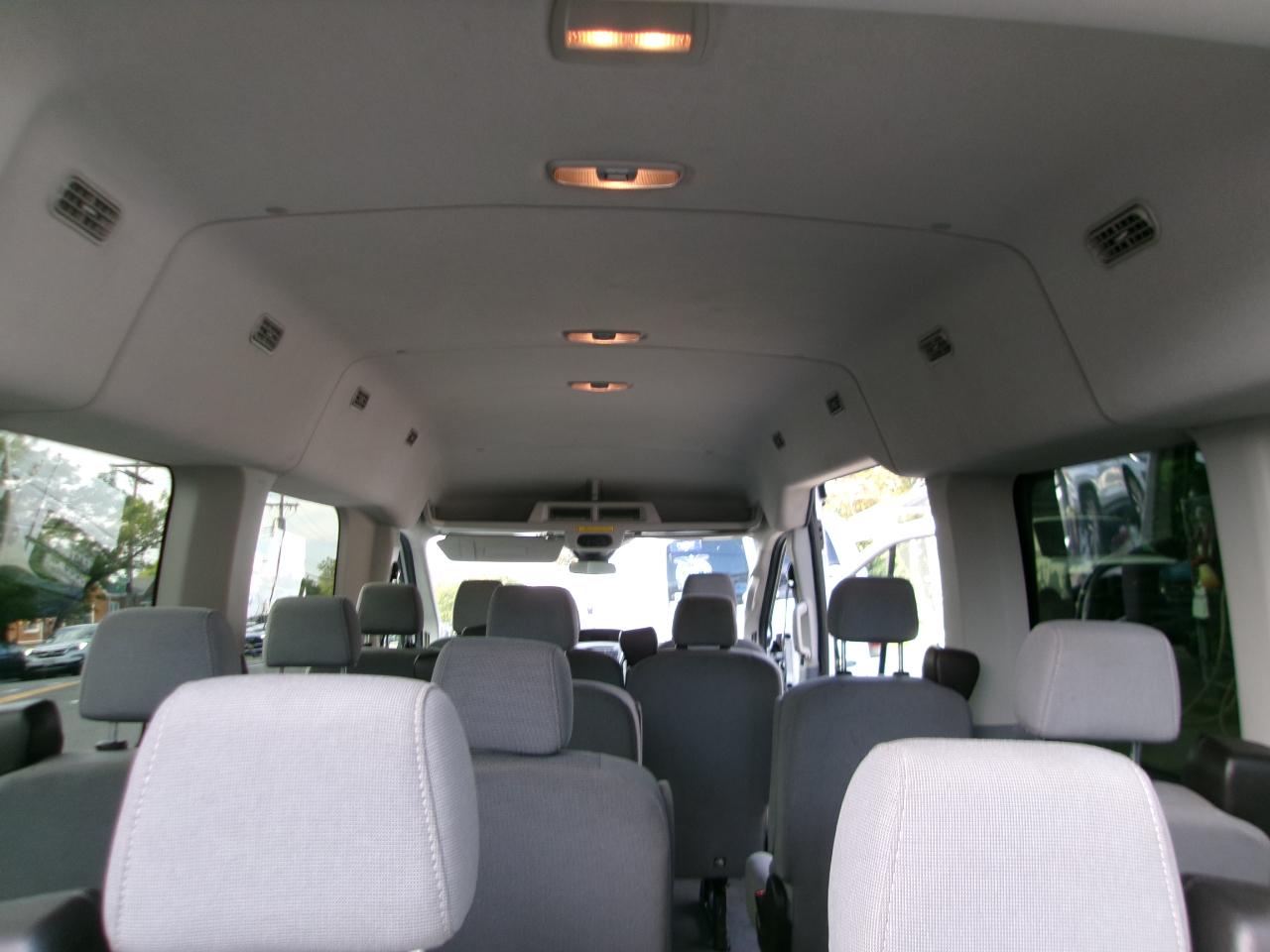 Ford Transit 350 Wagon Med. Roof XL w/Sliding Pass. 148-in. WB 2016