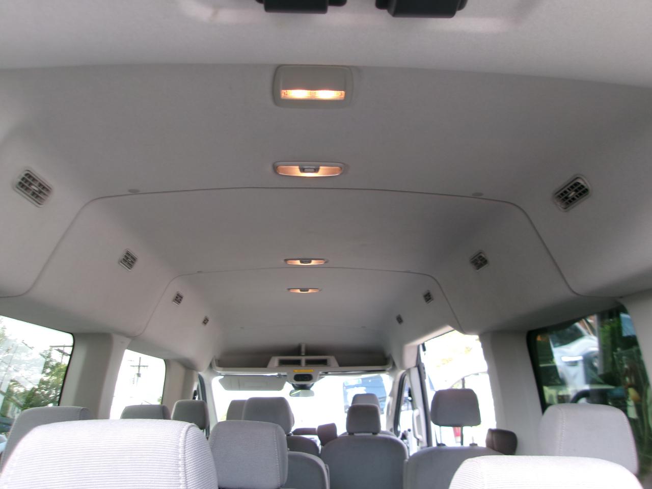 Ford Transit 350 Wagon Med. Roof XL w/Sliding Pass. 148-in. WB 2016