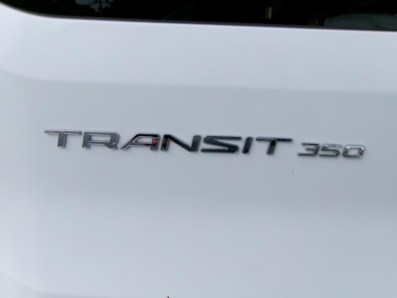 Ford Transit 350 Wagon Med. Roof XL w/Sliding Pass. 148-in. WB 2016