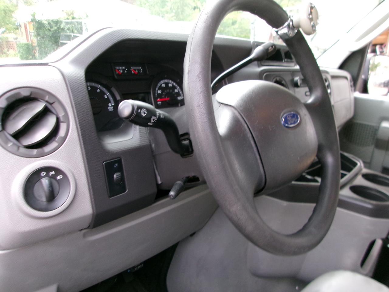 Ford Econoline E-350 Super Duty Extended 2011