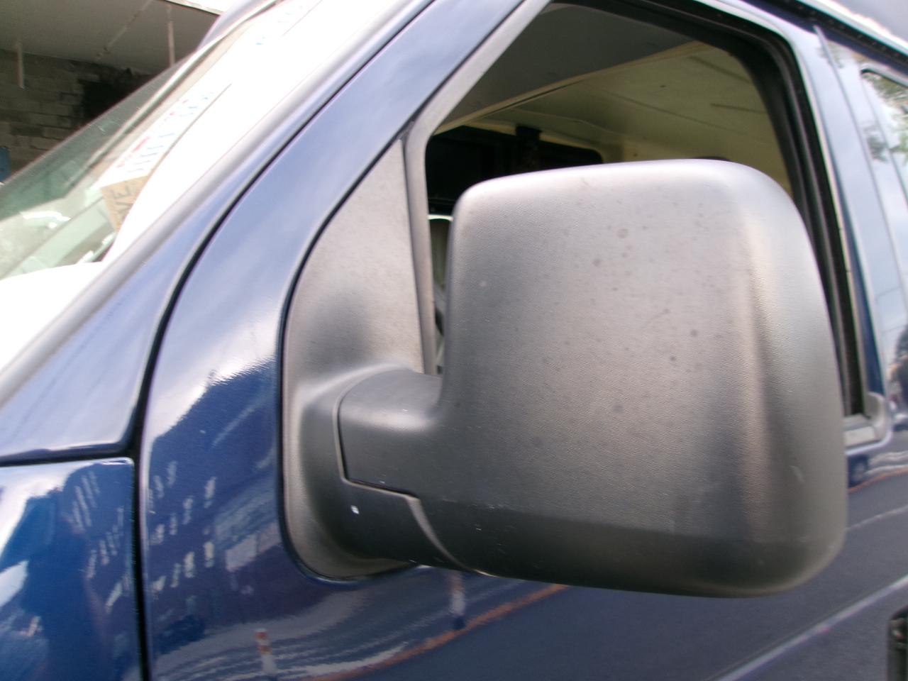 Ford Econoline E-350 Super Duty Extended 2011