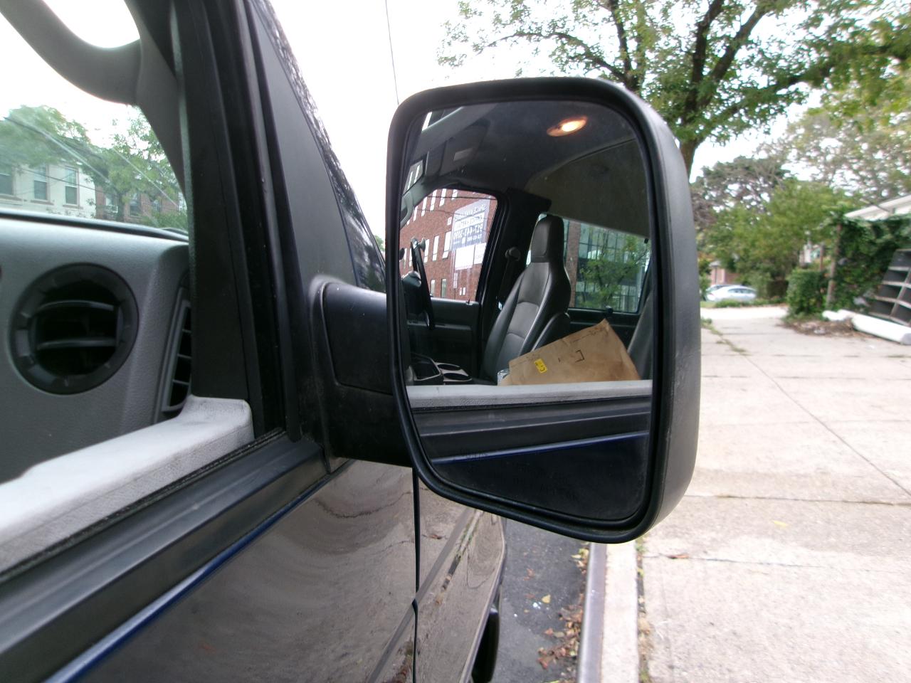 Ford Econoline E-350 Super Duty Extended 2011