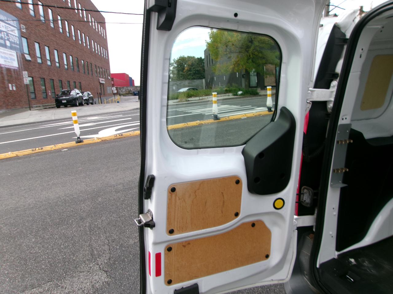 Ford Transit Connect Cargo Van XL SWB w/Rear Liftgate 2016