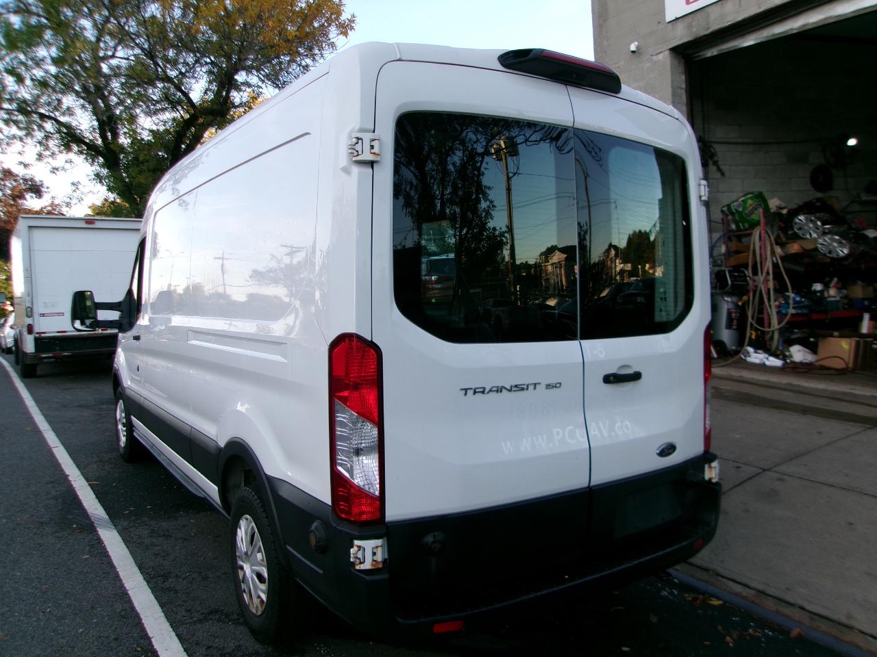 Ford Transit 150 Van Med. Roof w/Sliding Pass. 148-in. WB 2019