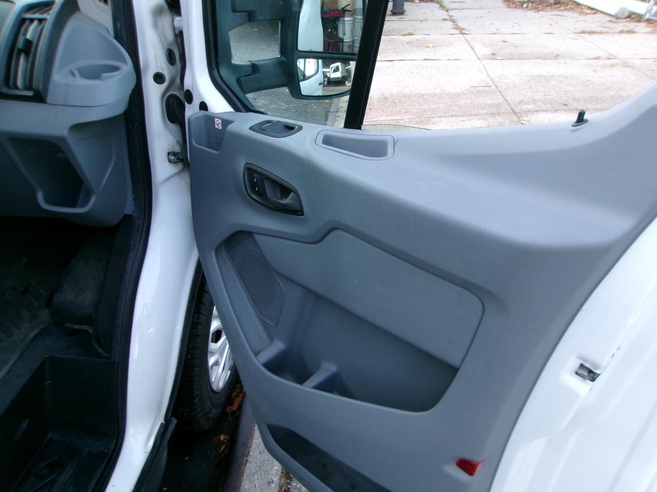 Ford Transit 150 Van Med. Roof w/Sliding Pass. 148-in. WB 2019