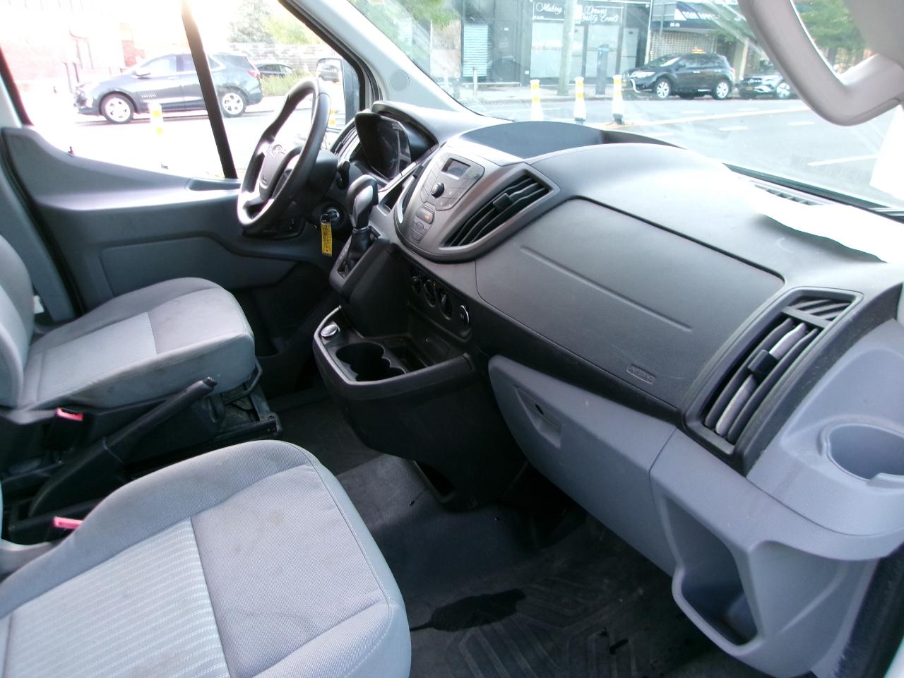 Ford Transit 150 Van Med. Roof w/Sliding Pass. 148-in. WB 2019
