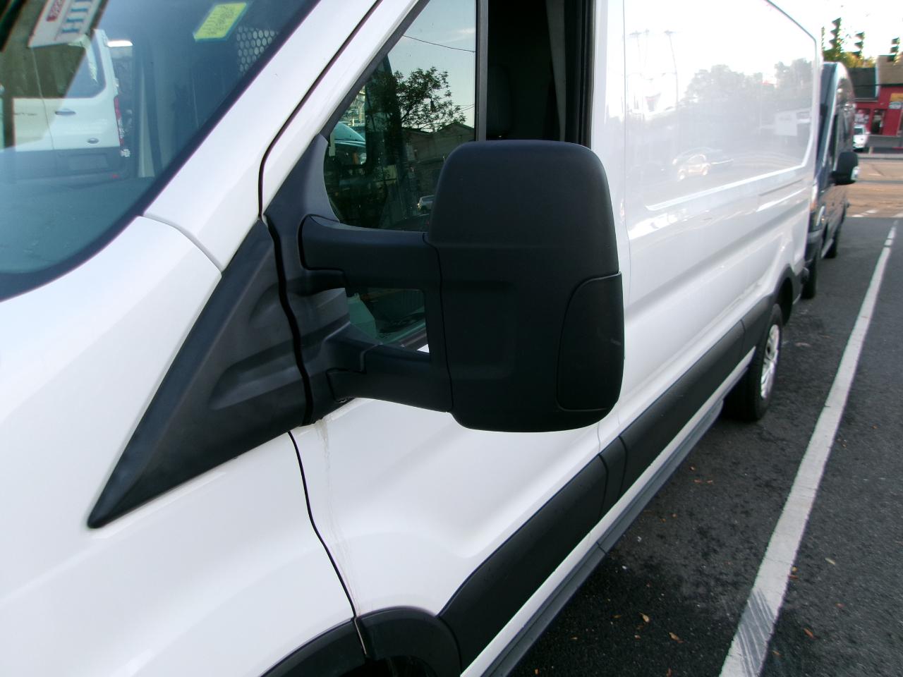 Ford Transit 150 Van Med. Roof w/Sliding Pass. 148-in. WB 2019