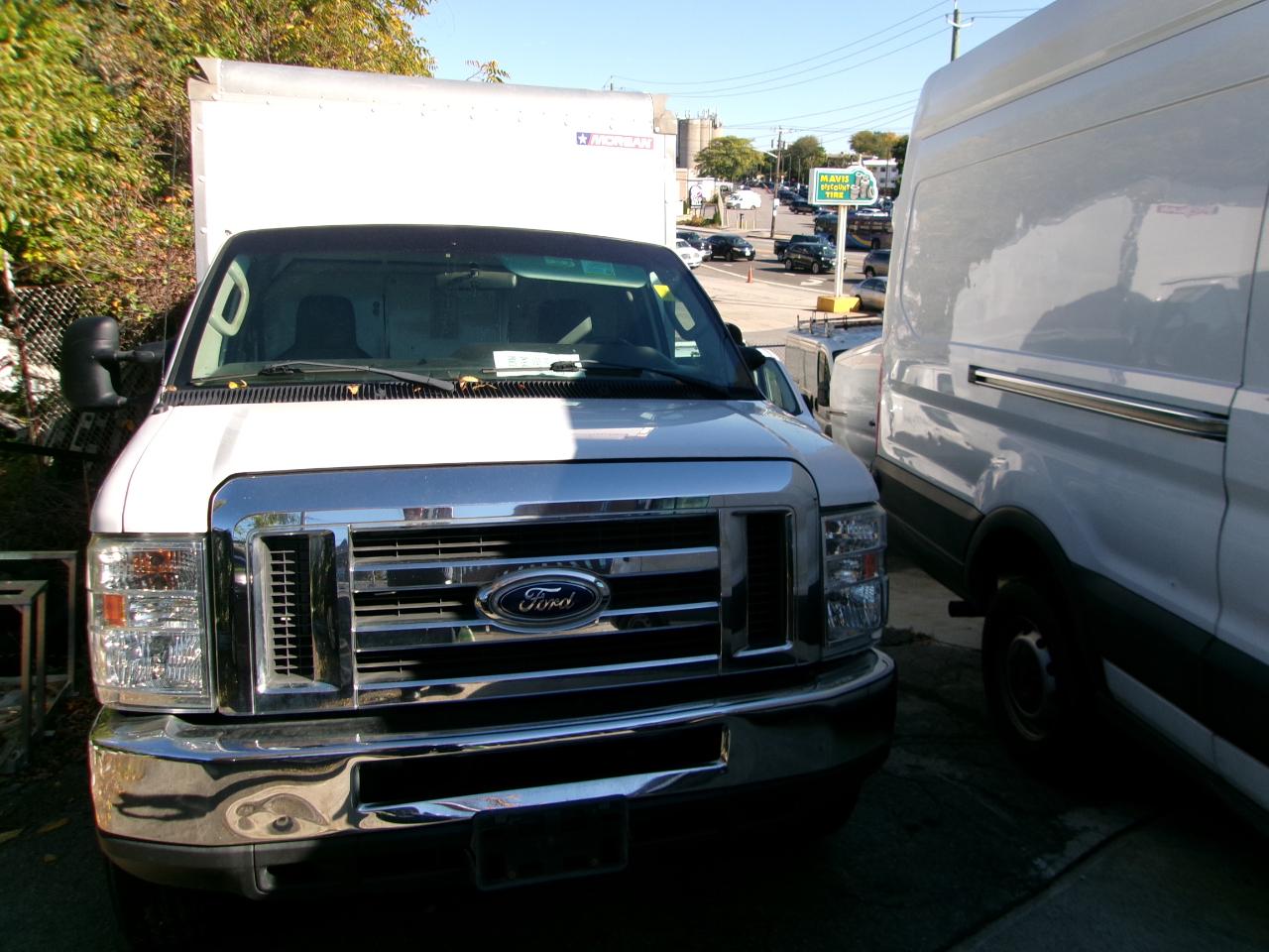 Ford Econoline E-350 Super Duty 2016