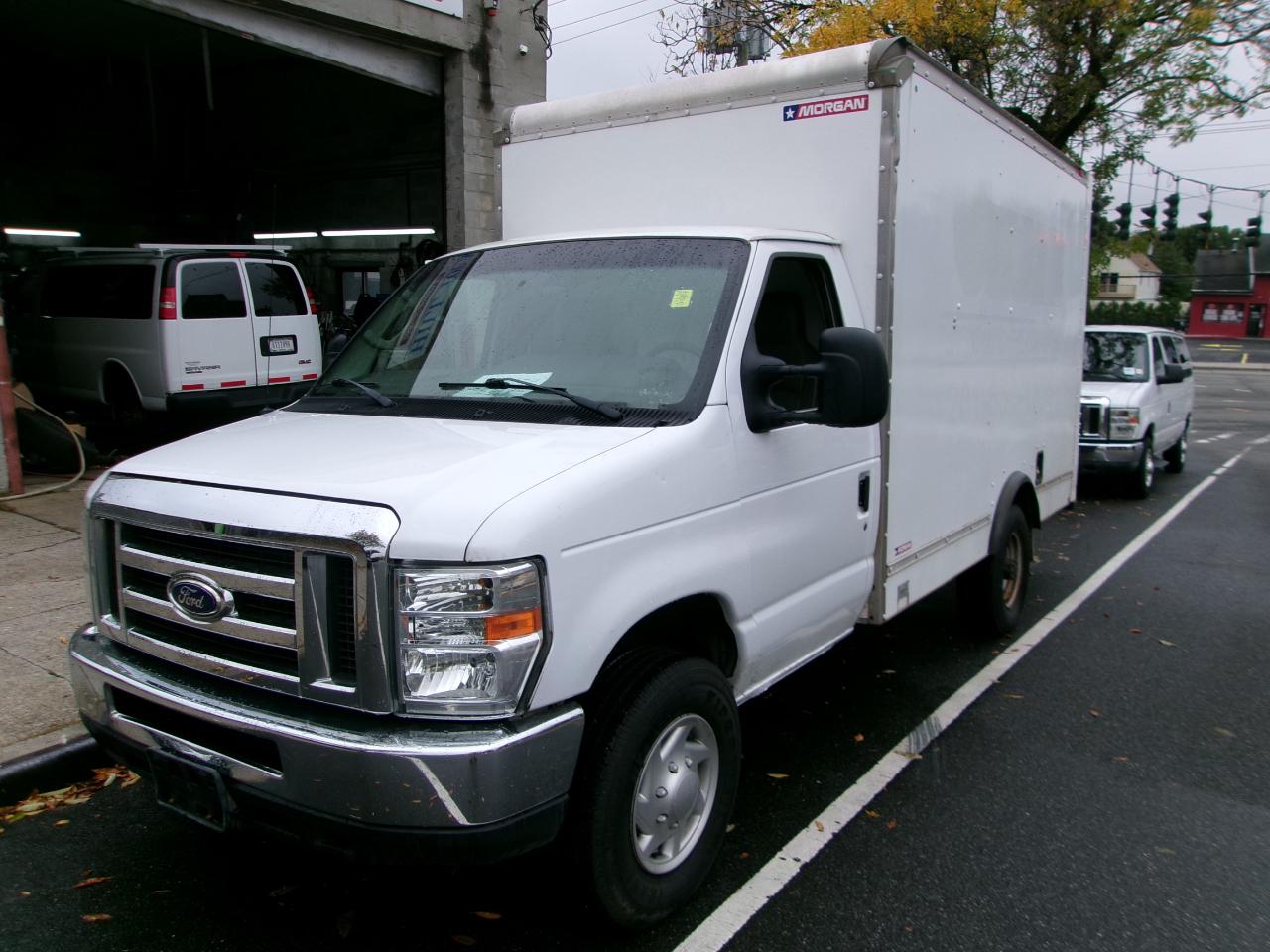 Ford Econoline E-350 Super Duty 2016