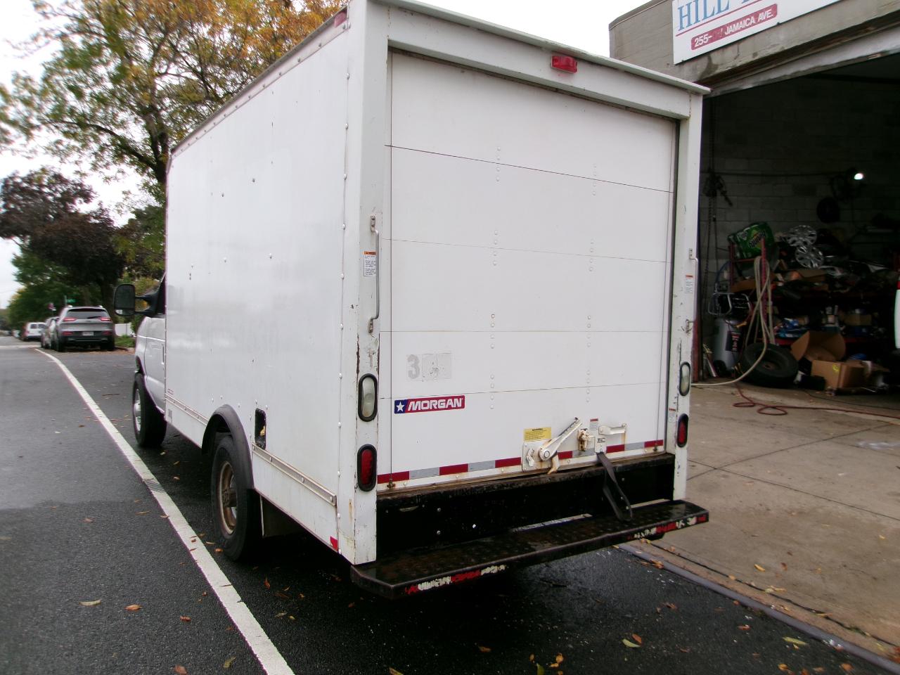 Ford Econoline E-350 Super Duty 2016