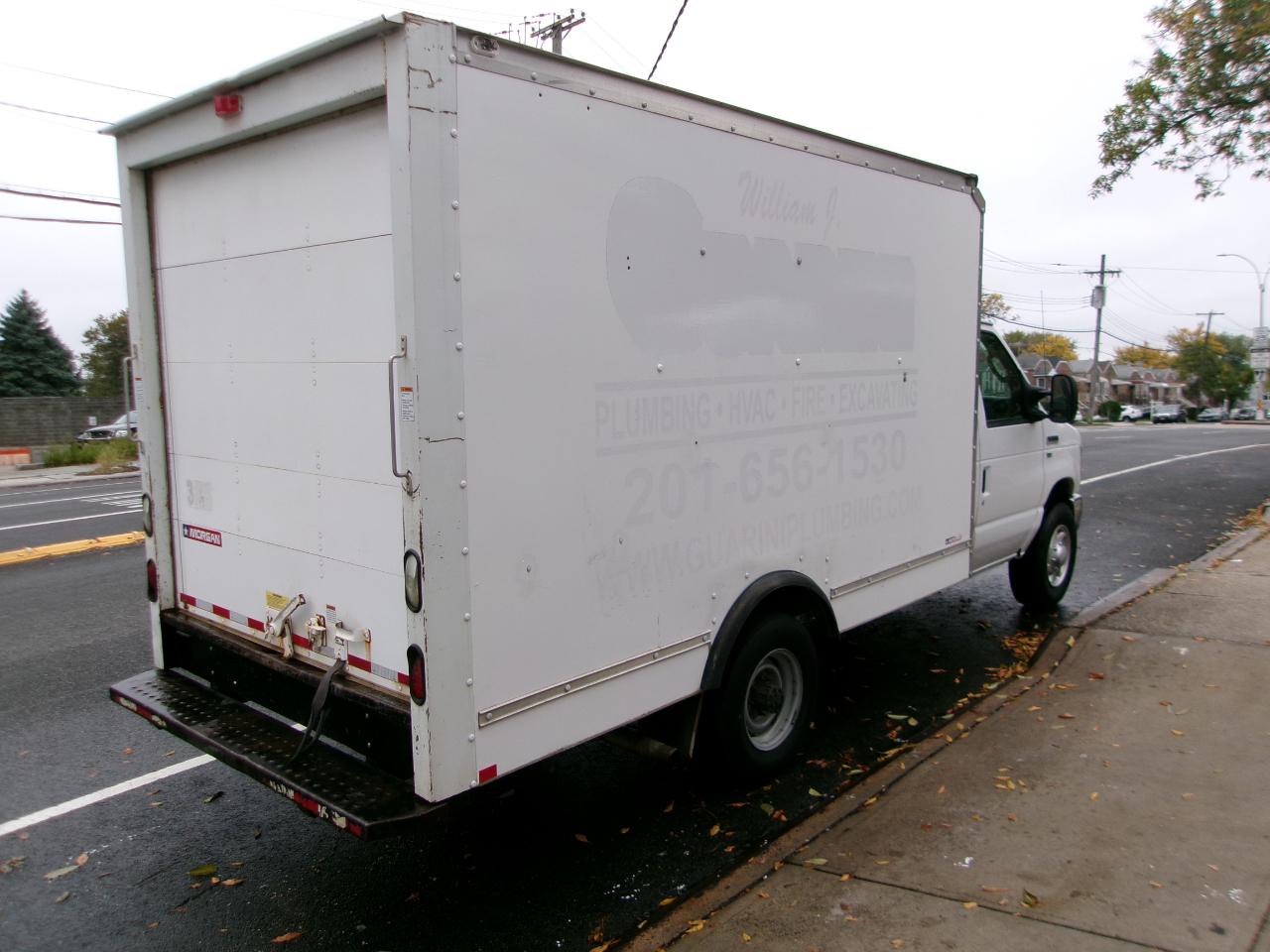 Ford Econoline E-350 Super Duty 2016