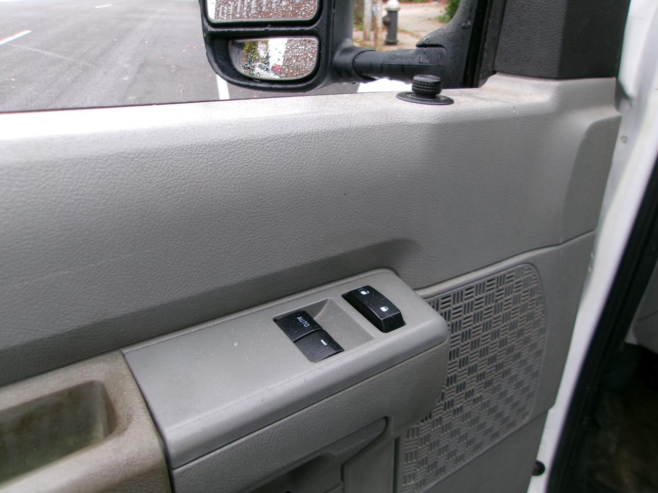 Ford Econoline E-350 Super Duty 2016