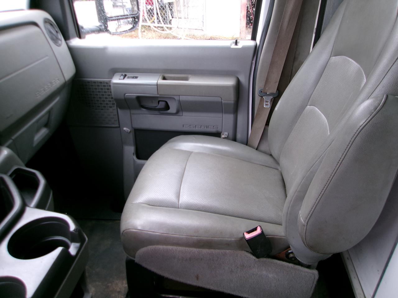 Ford Econoline E-350 Super Duty 2016