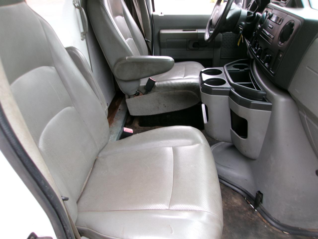 Ford Econoline E-350 Super Duty 2016