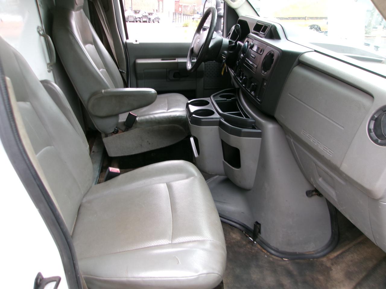 Ford Econoline E-350 Super Duty 2016