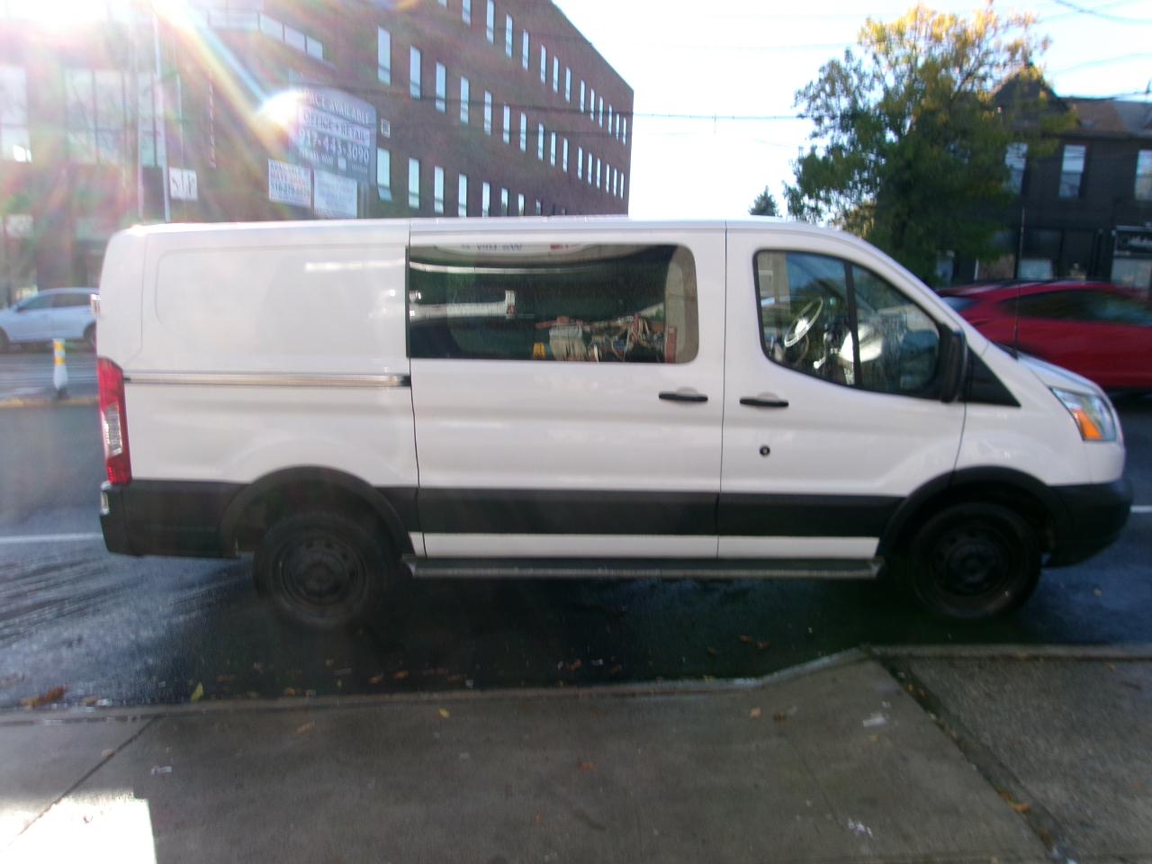 Ford Transit 250 Van Low Roof w/Sliding Pass. 130-in. WB 2019