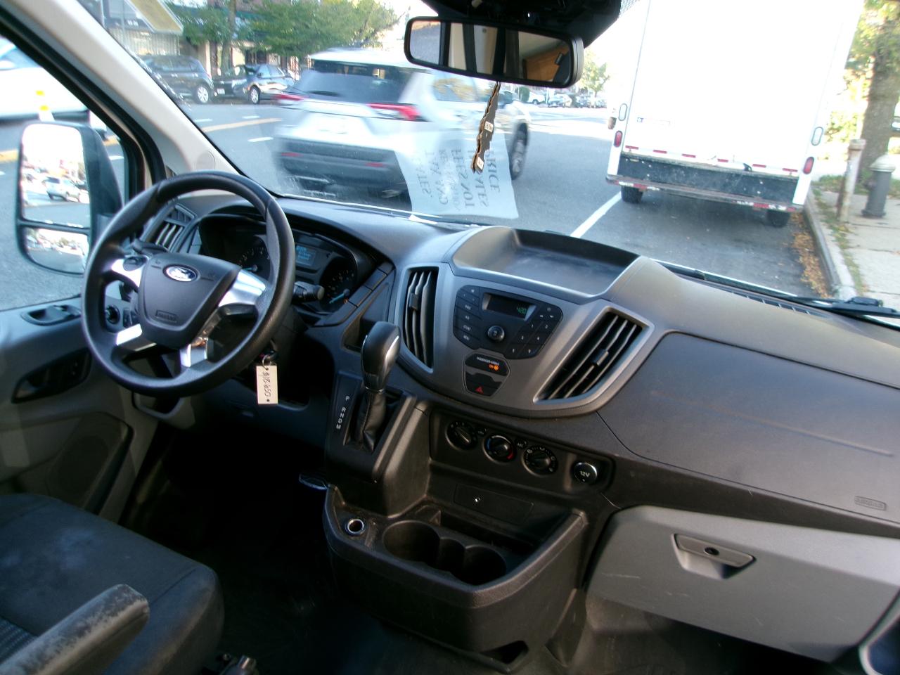 Ford Transit 250 Van Low Roof w/Sliding Pass. 130-in. WB 2019