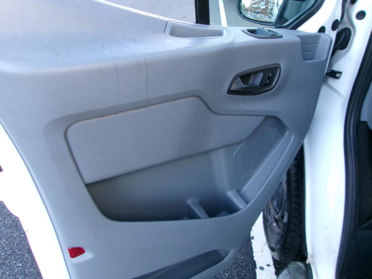 Ford Transit 250 Van Low Roof w/Sliding Pass. 130-in. WB 2019