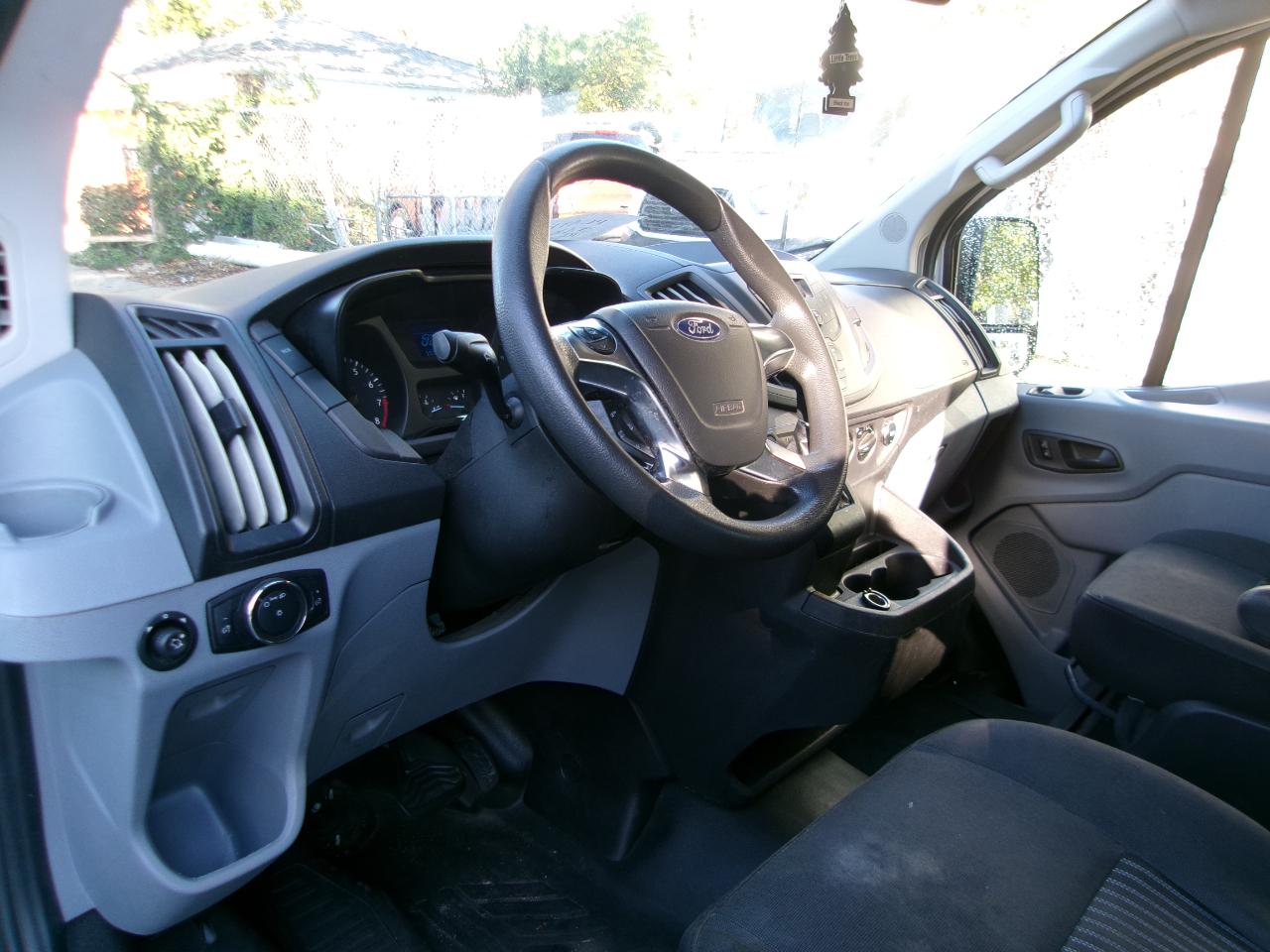 Ford Transit 250 Van Low Roof w/Sliding Pass. 130-in. WB 2019