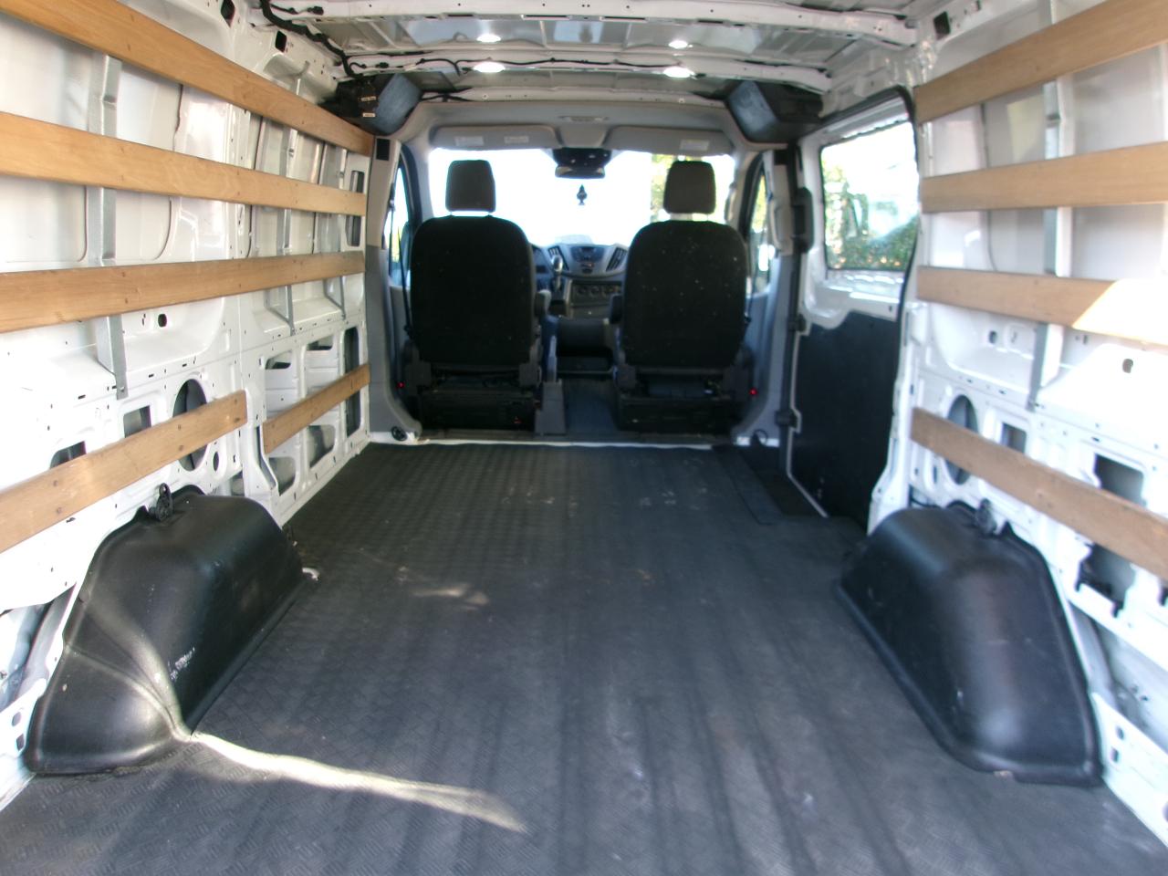 Ford Transit 250 Van Low Roof w/Sliding Pass. 130-in. WB 2019