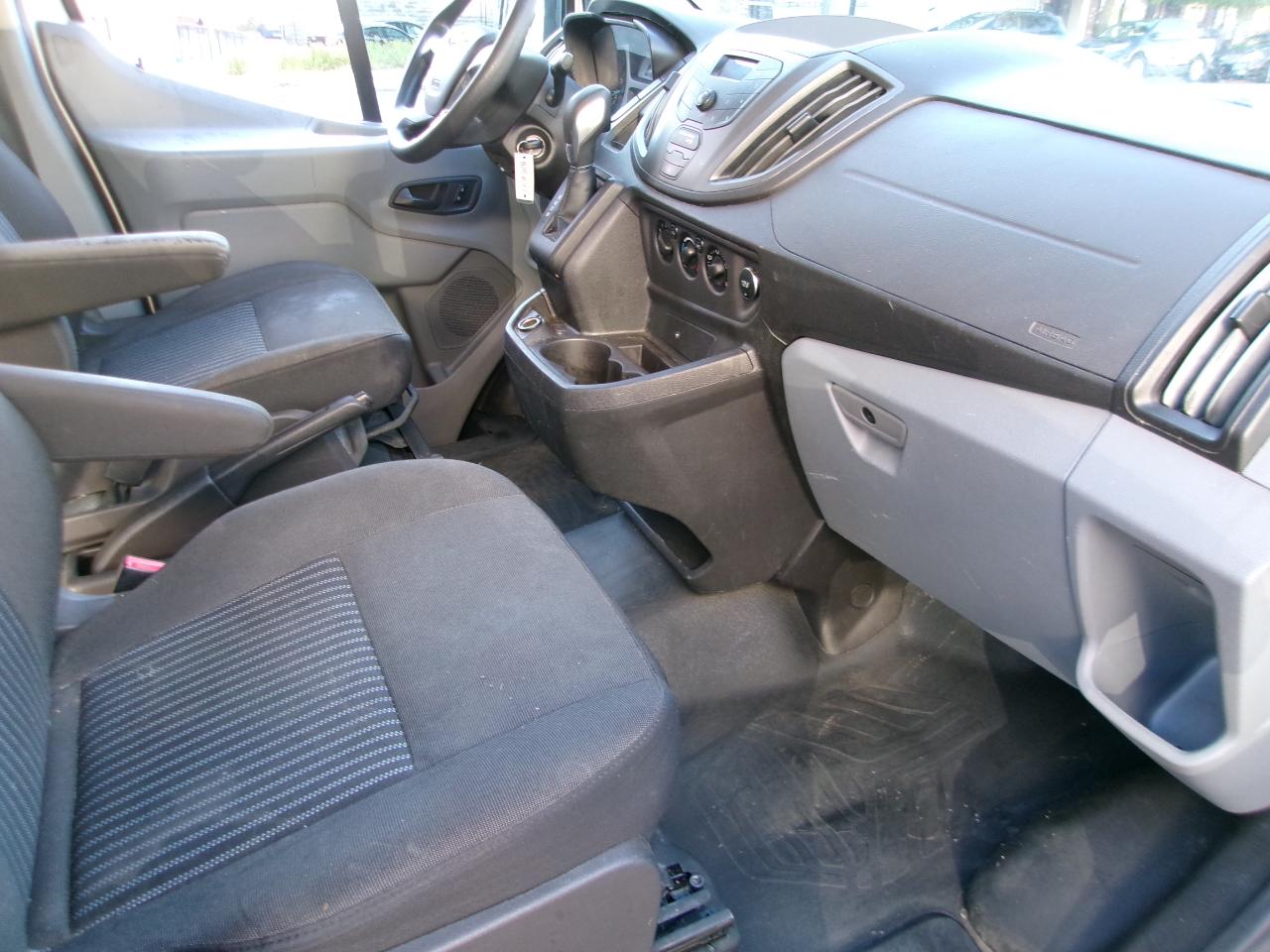 Ford Transit 250 Van Low Roof w/Sliding Pass. 130-in. WB 2019