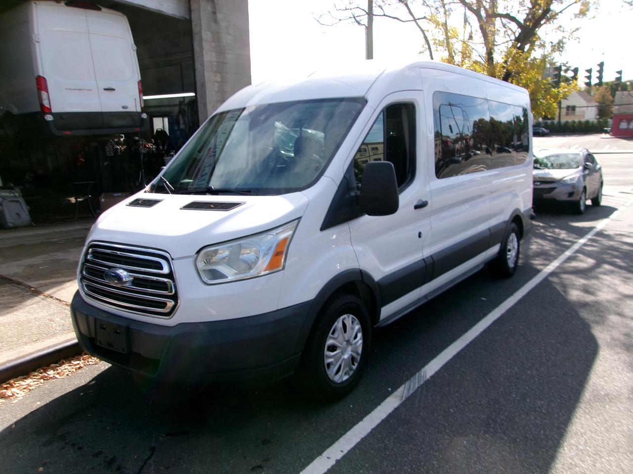 Ford Transit 350 Wagon Med. Roof XL w/Sliding Pass. 148-in. WB 2016