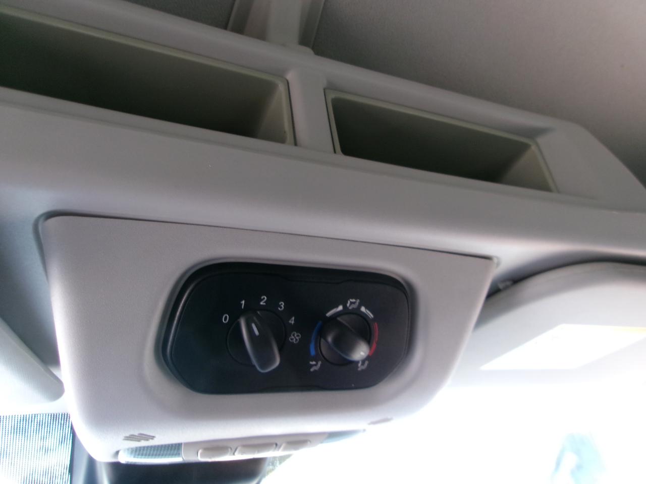 Ford Transit 350 Wagon Med. Roof XL w/Sliding Pass. 148-in. WB 2016