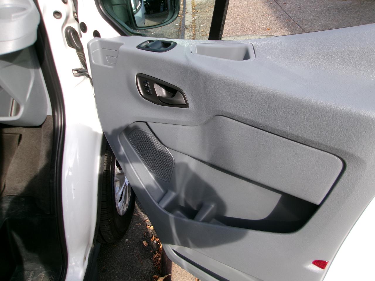 Ford Transit 350 Wagon Med. Roof XL w/Sliding Pass. 148-in. WB 2016