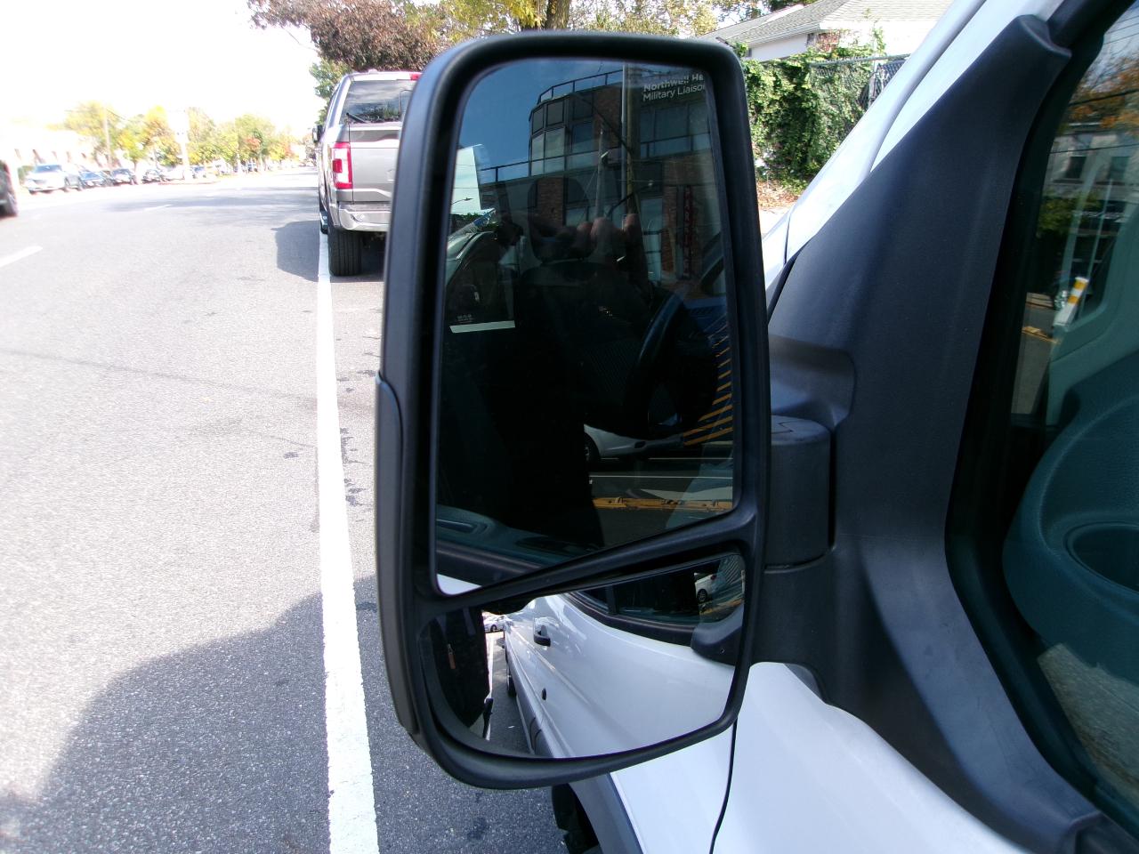 Ford Transit 350 Wagon Med. Roof XL w/Sliding Pass. 148-in. WB 2016