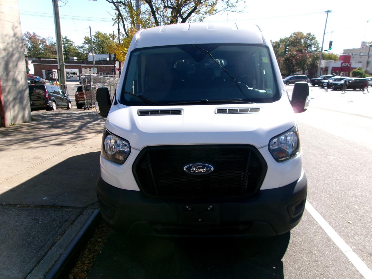 Ford Transit 350 Wagon Med. Roof XL w/Sliding Pass. 148-in. WB 2024