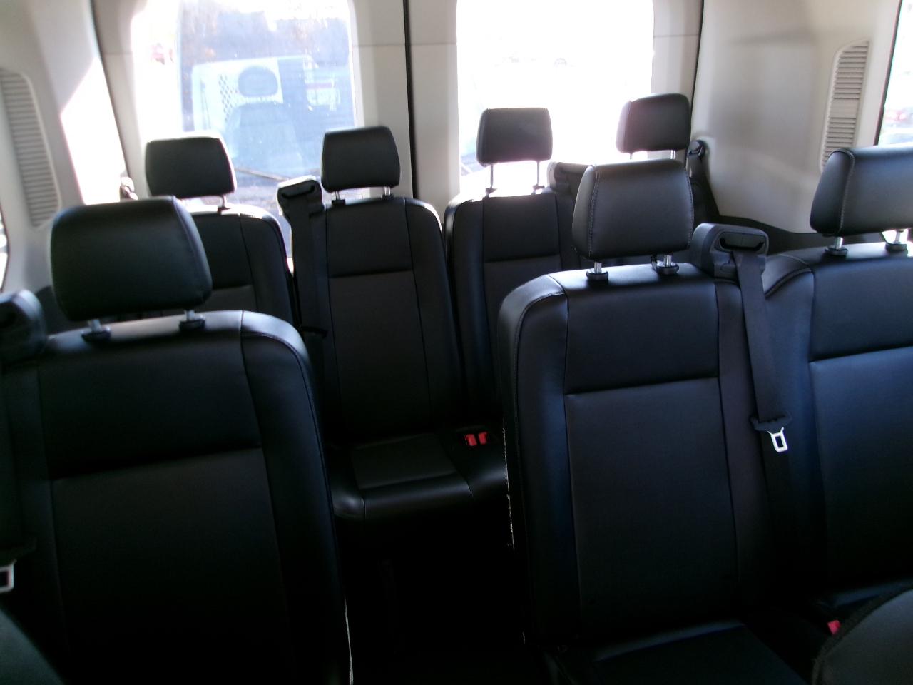 Ford Transit 350 Wagon Med. Roof XL w/Sliding Pass. 148-in. WB 2024