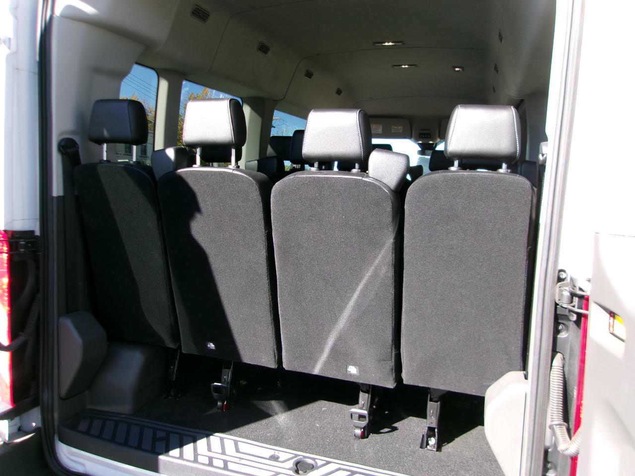 Ford Transit 350 Wagon Med. Roof XL w/Sliding Pass. 148-in. WB 2024