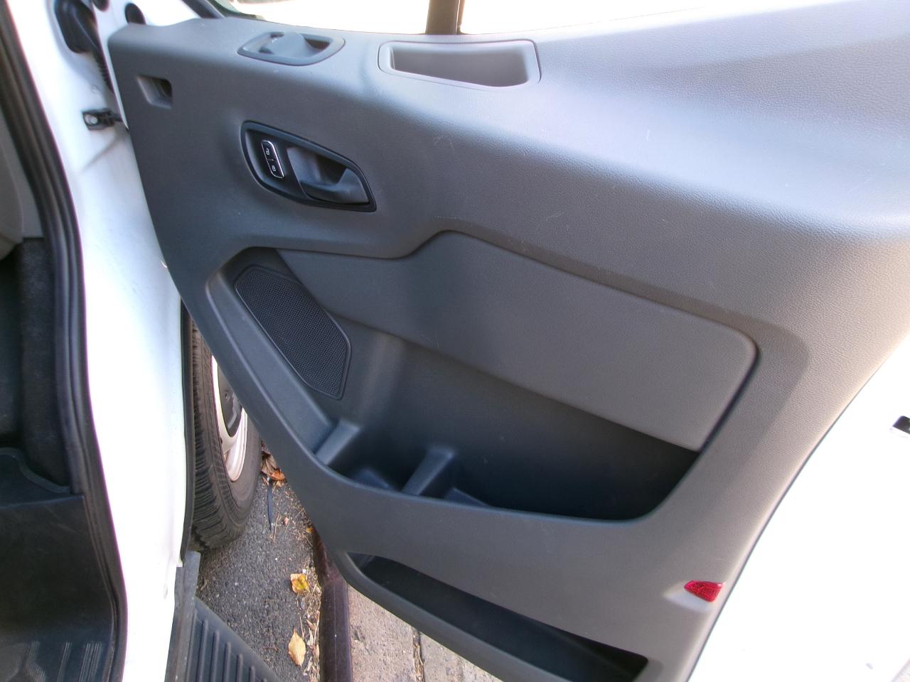 Ford Transit 350 Wagon Med. Roof XL w/Sliding Pass. 148-in. WB 2024