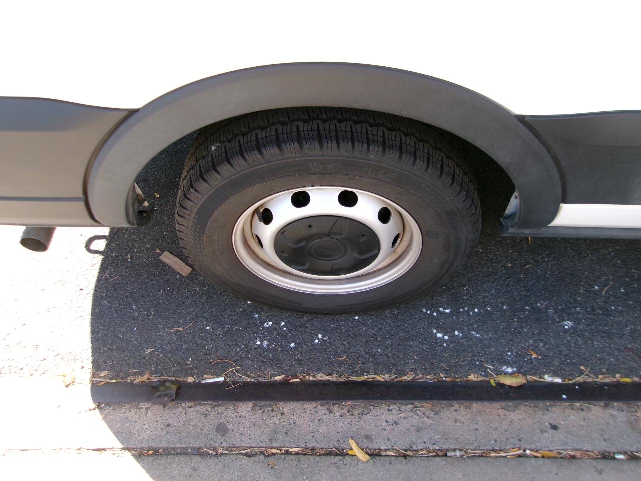 Ford Transit 350 Wagon Med. Roof XL w/Sliding Pass. 148-in. WB 2024
