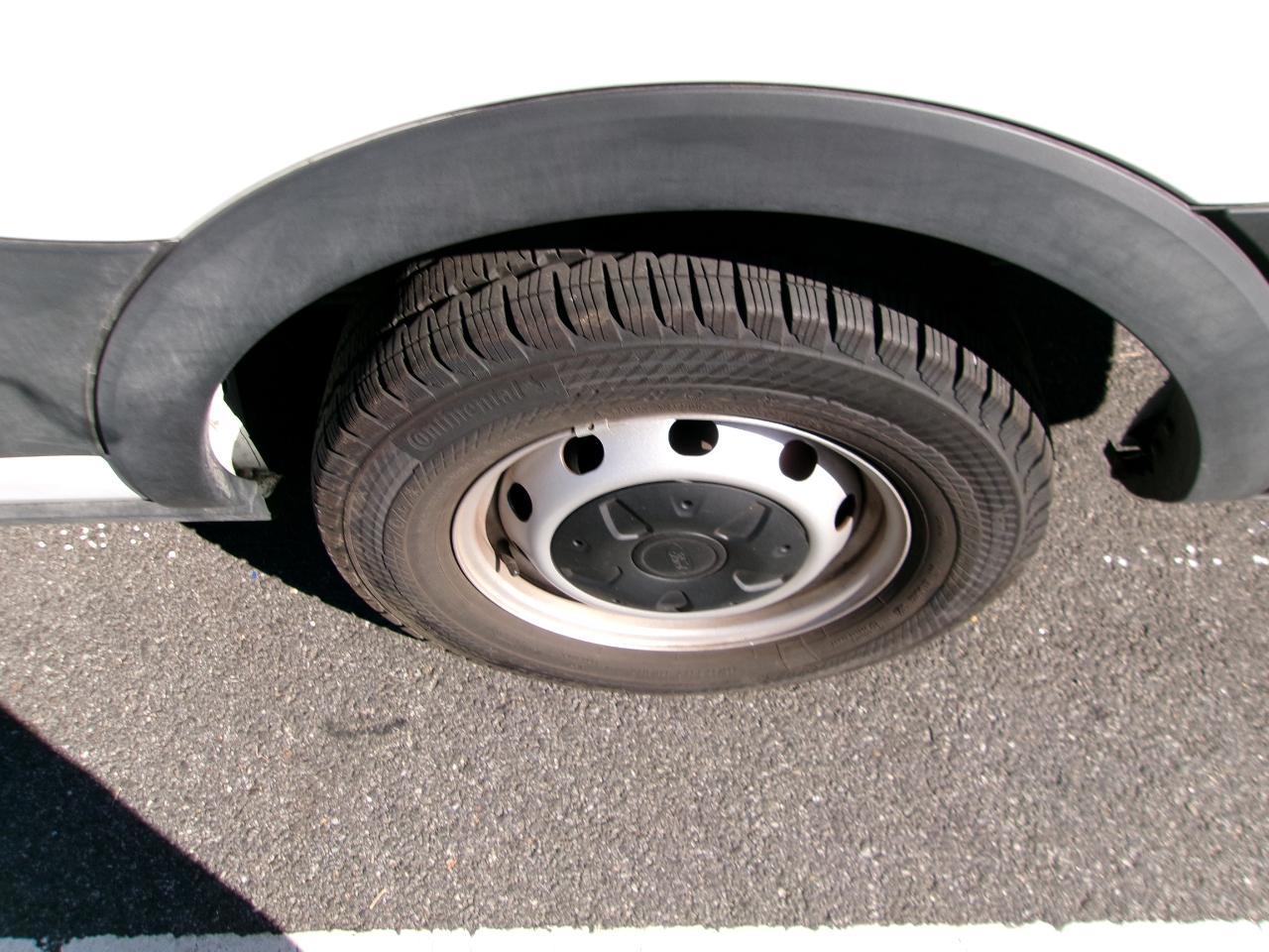 Ford Transit 350 Wagon Med. Roof XL w/Sliding Pass. 148-in. WB 2024