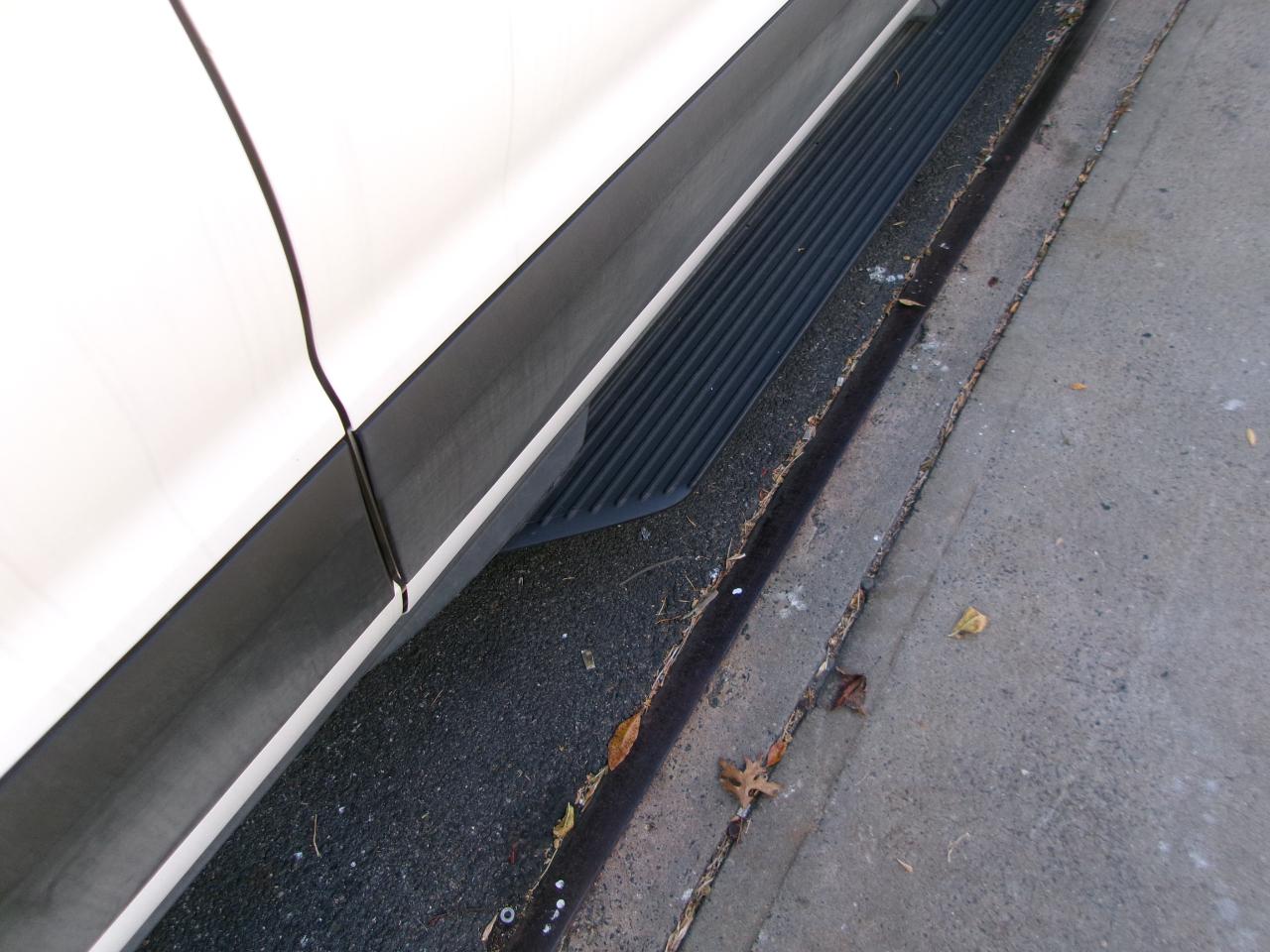 Ford Transit 350 Wagon Med. Roof XL w/Sliding Pass. 148-in. WB 2024
