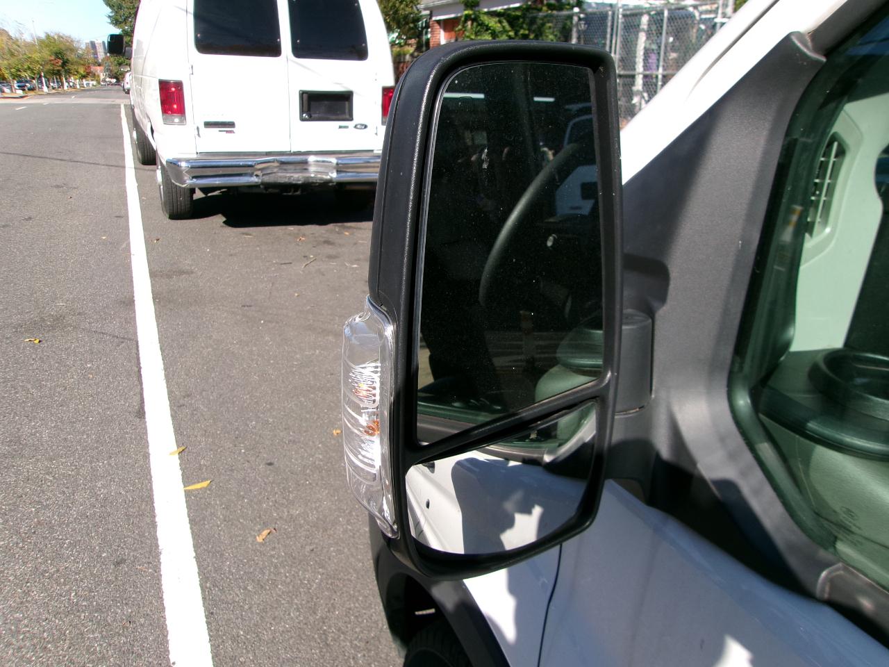 Ford Transit 350 Wagon Med. Roof XL w/Sliding Pass. 148-in. WB 2024
