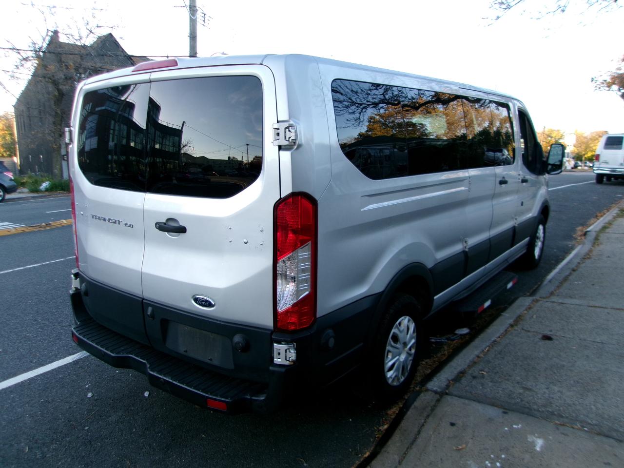 Ford Transit 350 Wagon Low Roof XLT 60/40 Pass. 148-in. WB 2019