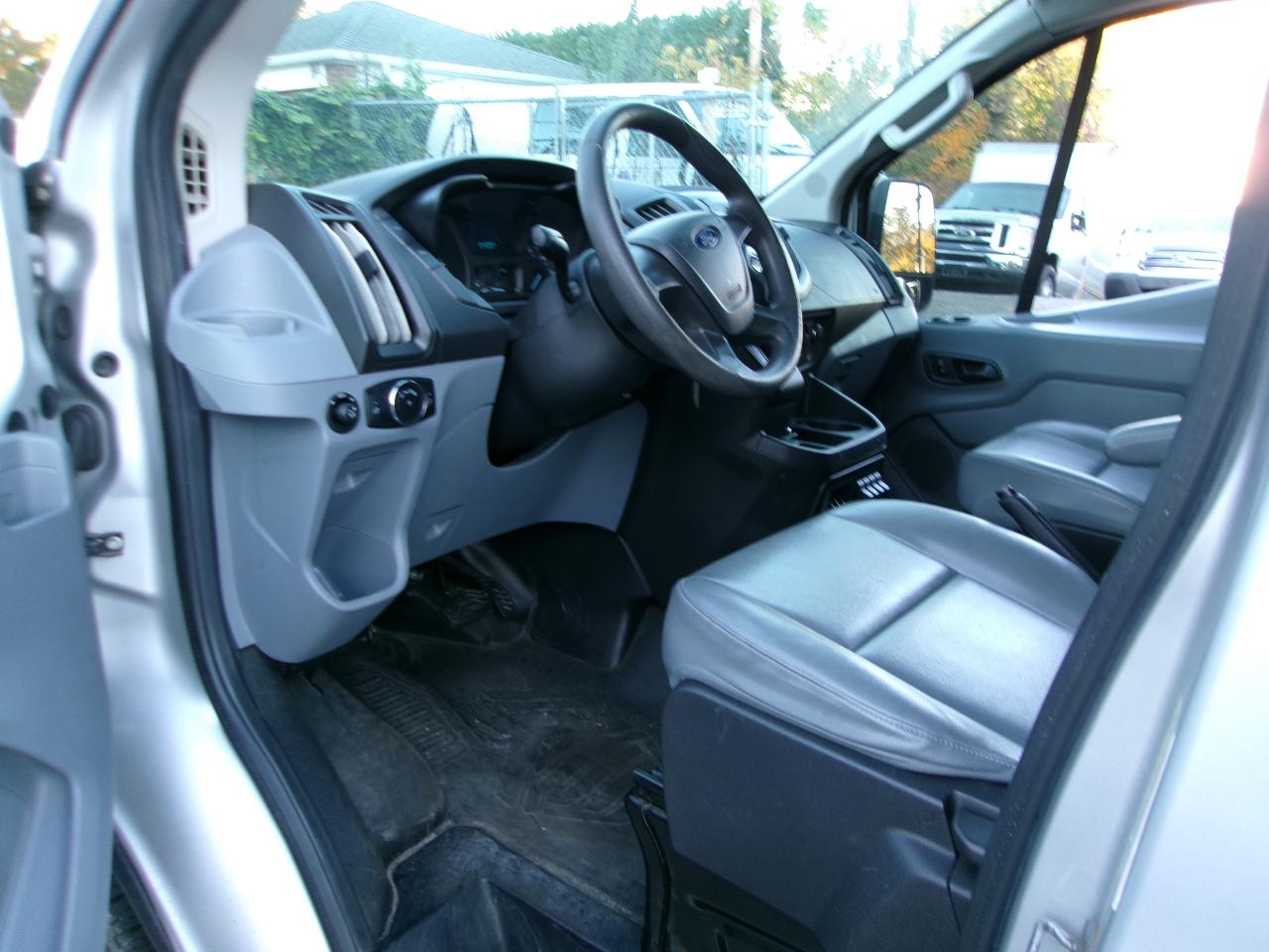 Ford Transit 350 Wagon Low Roof XLT 60/40 Pass. 148-in. WB 2019