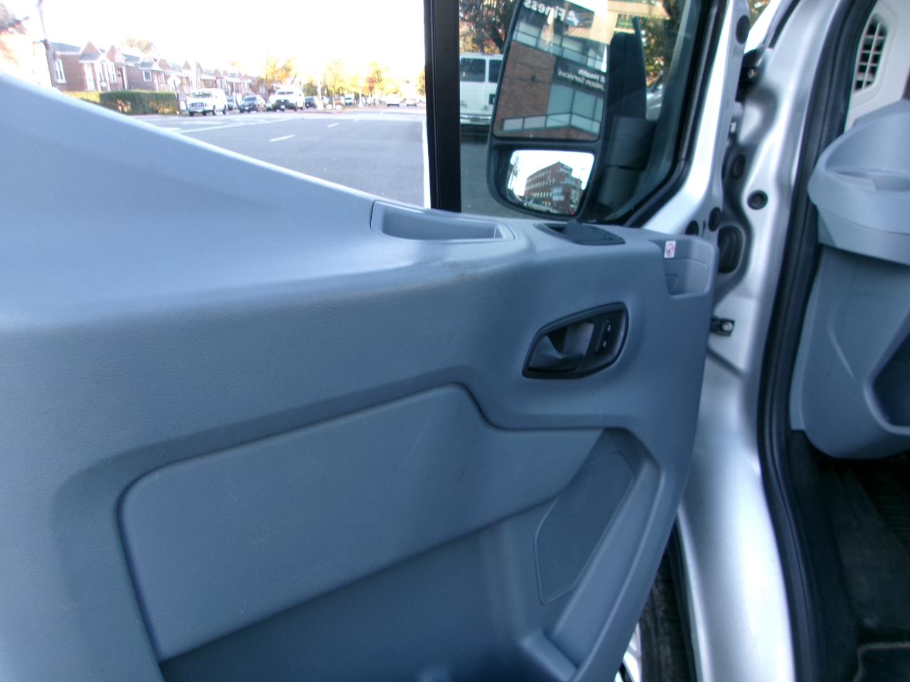 Ford Transit 350 Wagon Low Roof XLT 60/40 Pass. 148-in. WB 2019